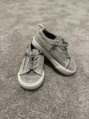 Girls Blowfish Slip on Shoes size 8